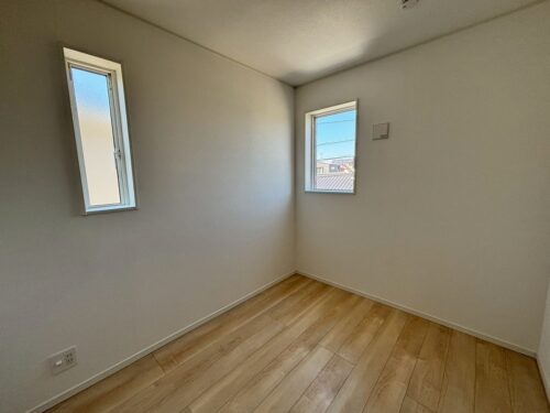 2面採光で光を取り込みやすくお部屋が明るくなりますね♪(内装)